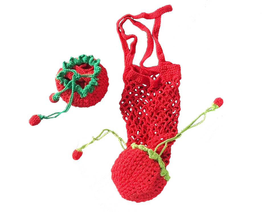 Bolso tejido rojo inspirado en una fresa